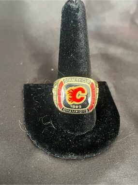 Vintage Replica 1989 NHL Hockey Stanley Cup Champions Ring Calgary Flames